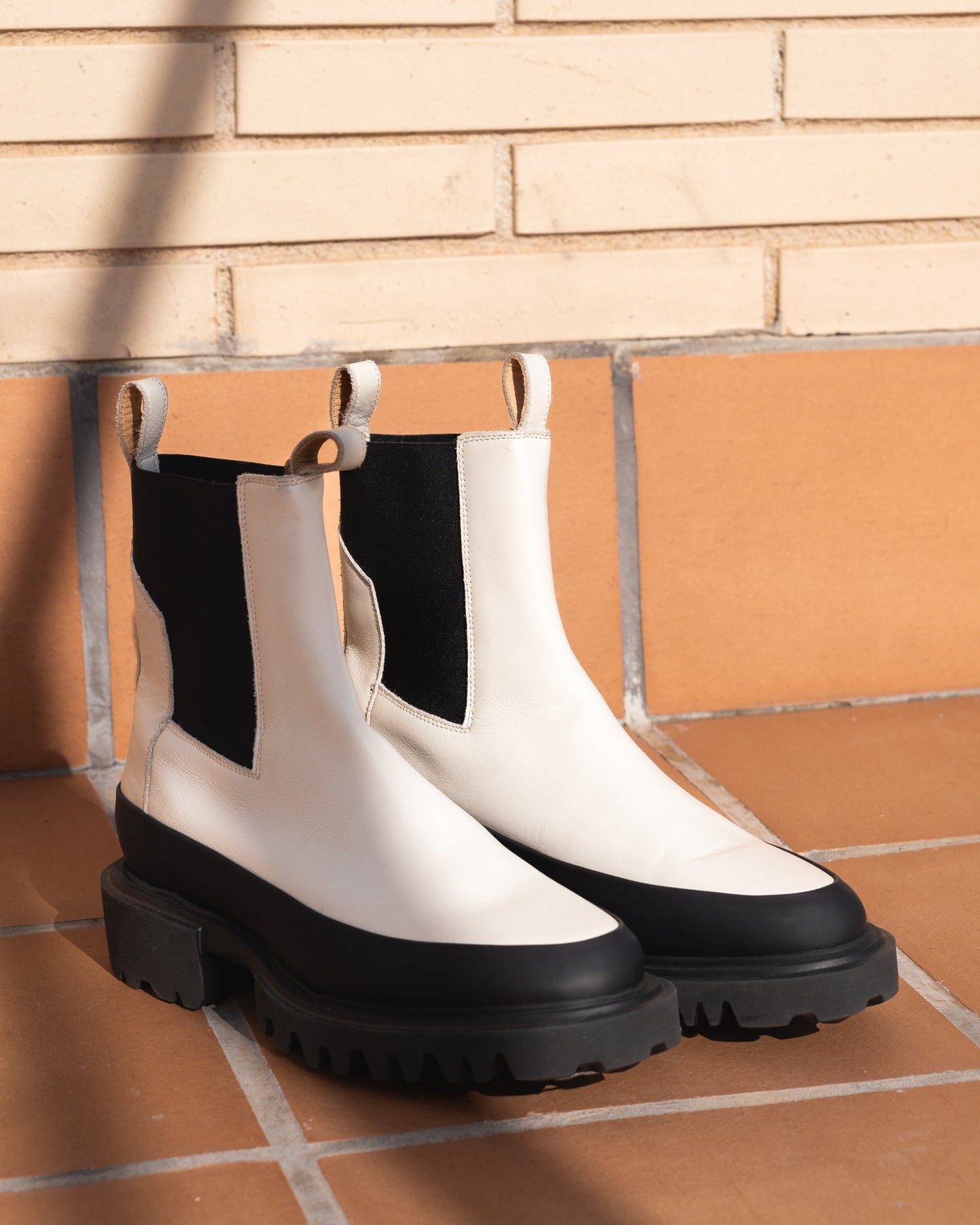AllSaints Harlee Lug Sole Chelsea Boots - Designer Resale - Vecino Shop
