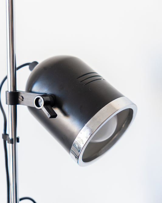 Forma 1970s vintage floor lamp with 2 adjustable spots, chrome details, very good vintage condition. Vecino Shop