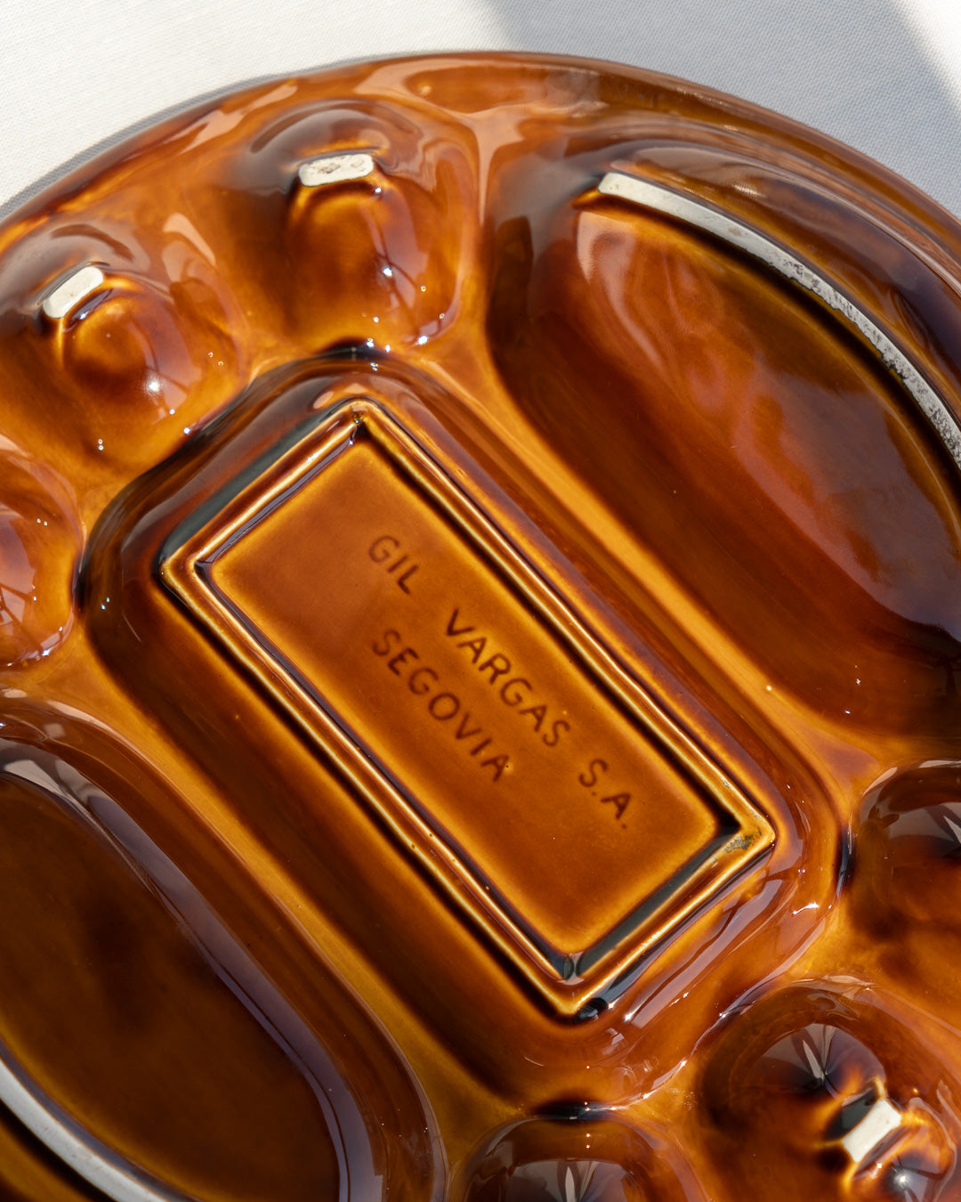 Vintage 1960s Gil Vargas Segovia ceramic serving dish with a glazed finish, designed for deviled eggs and appetizers. Mid-Century Modern style - Vecino Shop