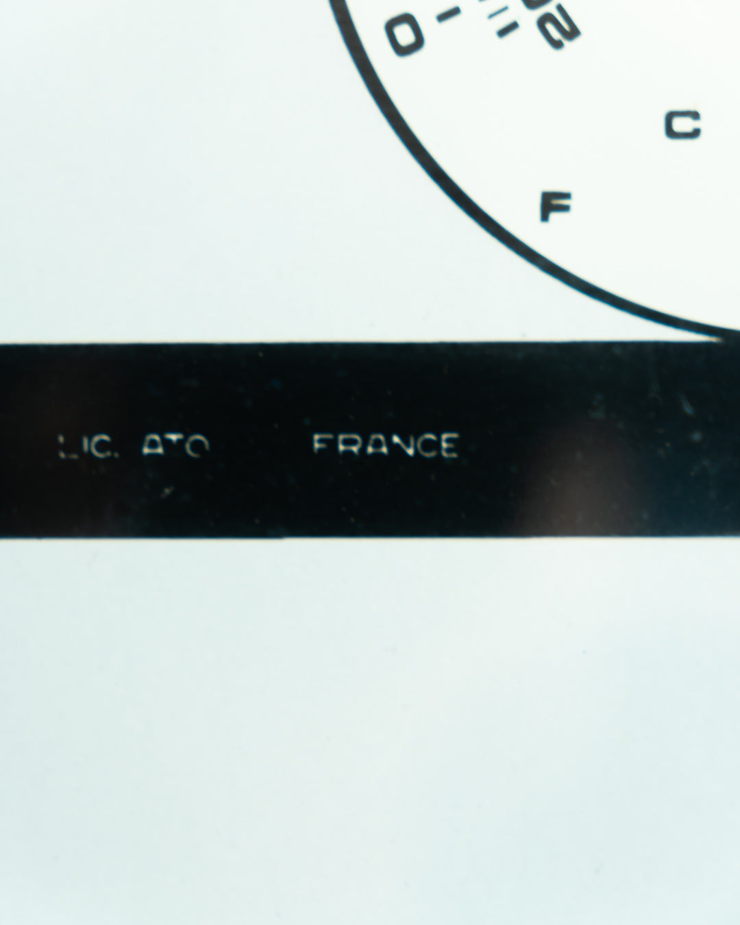 Vintage Jaz Electronic Thermic wall clock in white and orange with thermometer, 1975 French Space Age design. Vecino Shop