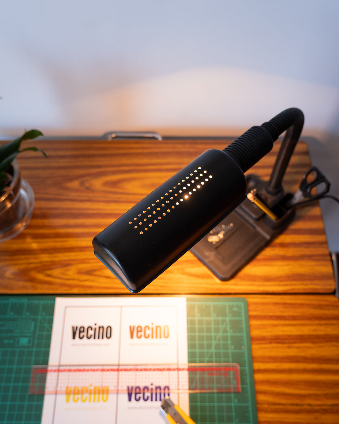 Vintage Nuova Veneta LUM Serie Z1 90 desk lamp with organizer base – Vecino Shop