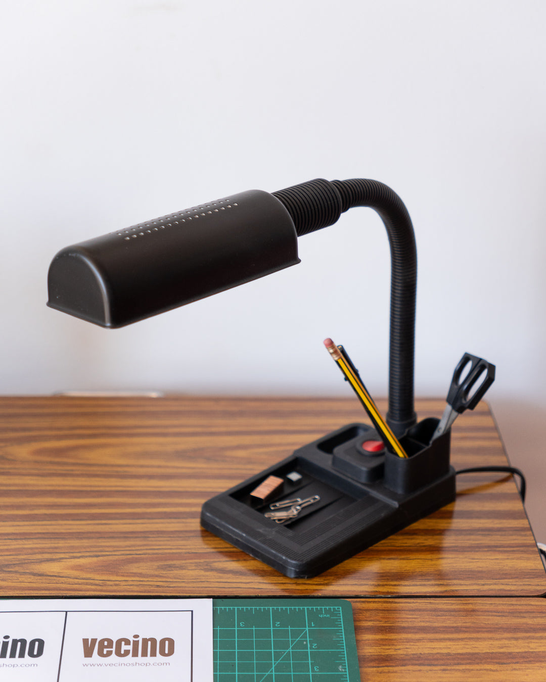 Vintage Nuova Veneta LUM Serie Z1 90 desk lamp with organizer base – Vecino Shop