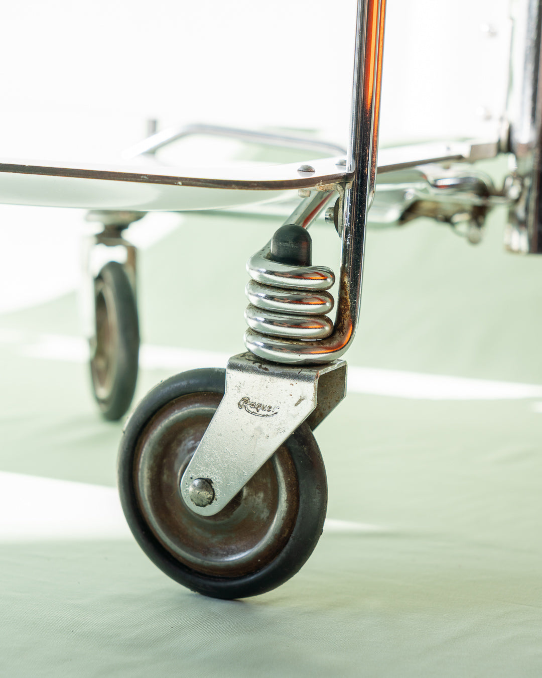 Raquer Mid-Century Folding Serving Cart – Spanish Vintage Bar Trolley