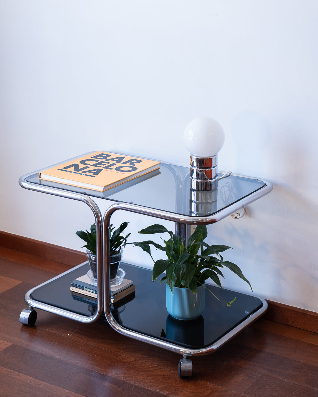 Vintage Space Age table lamp with chrome cylindrical base and white opaline shade – Vecino Shop