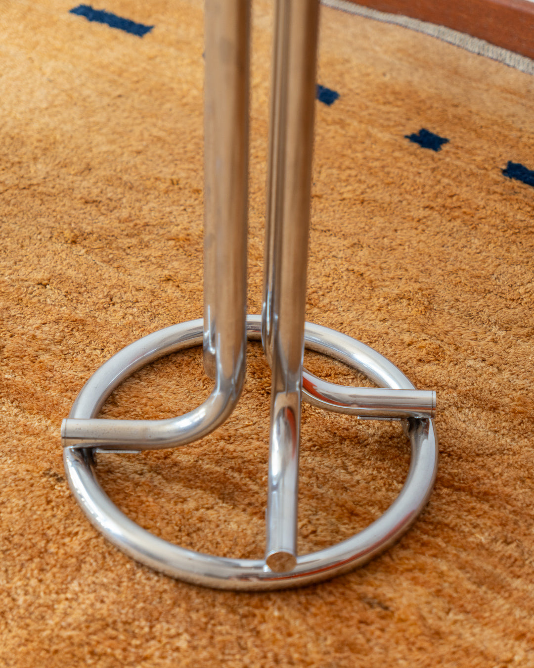 Vintage 1970s Space Age stool in brown plastic with chrome base – restored with small crack - Vecino Shop