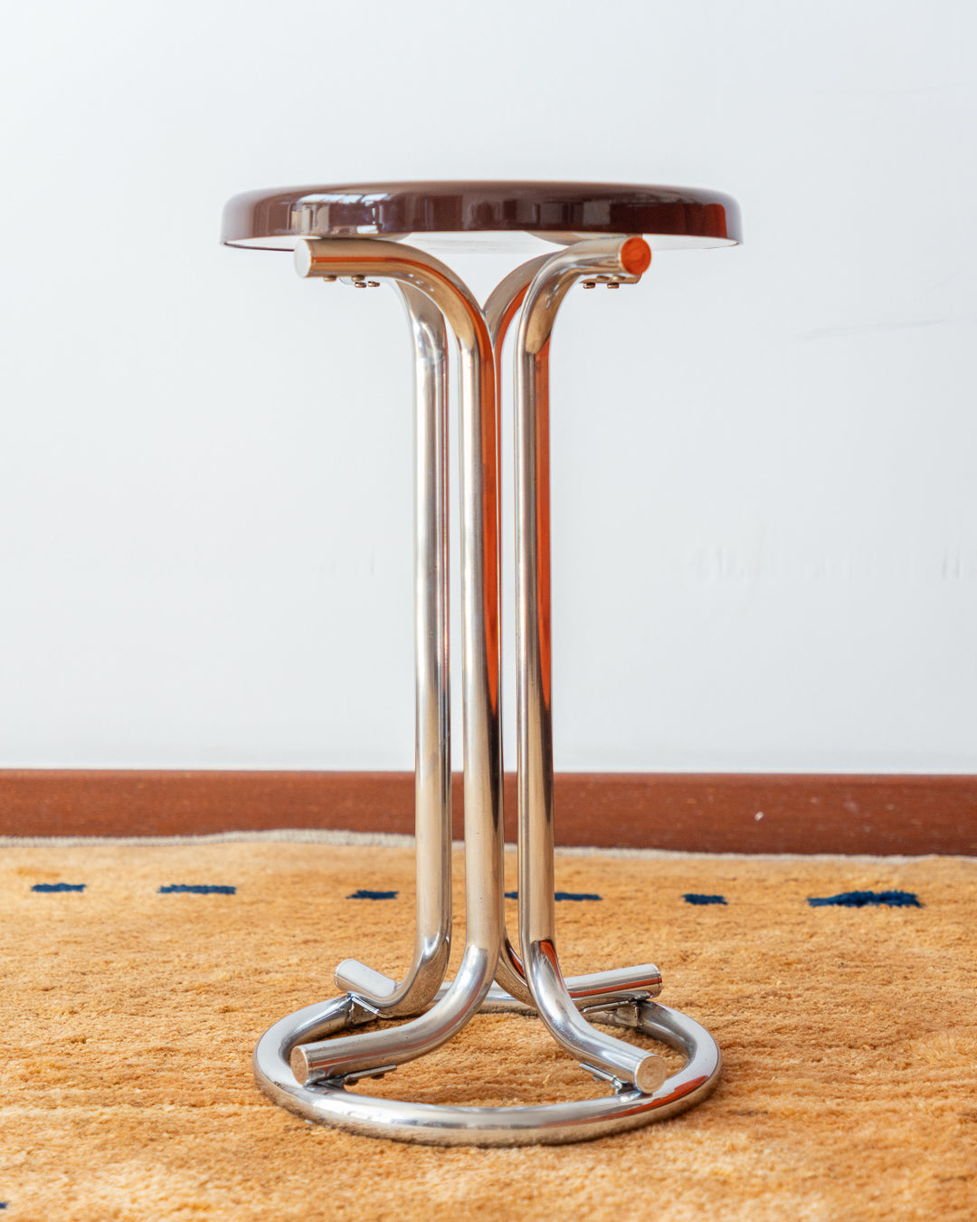 Vintage 1970s Space Age stool in brown plastic with chrome base – restored with small crack - Vecino Shop