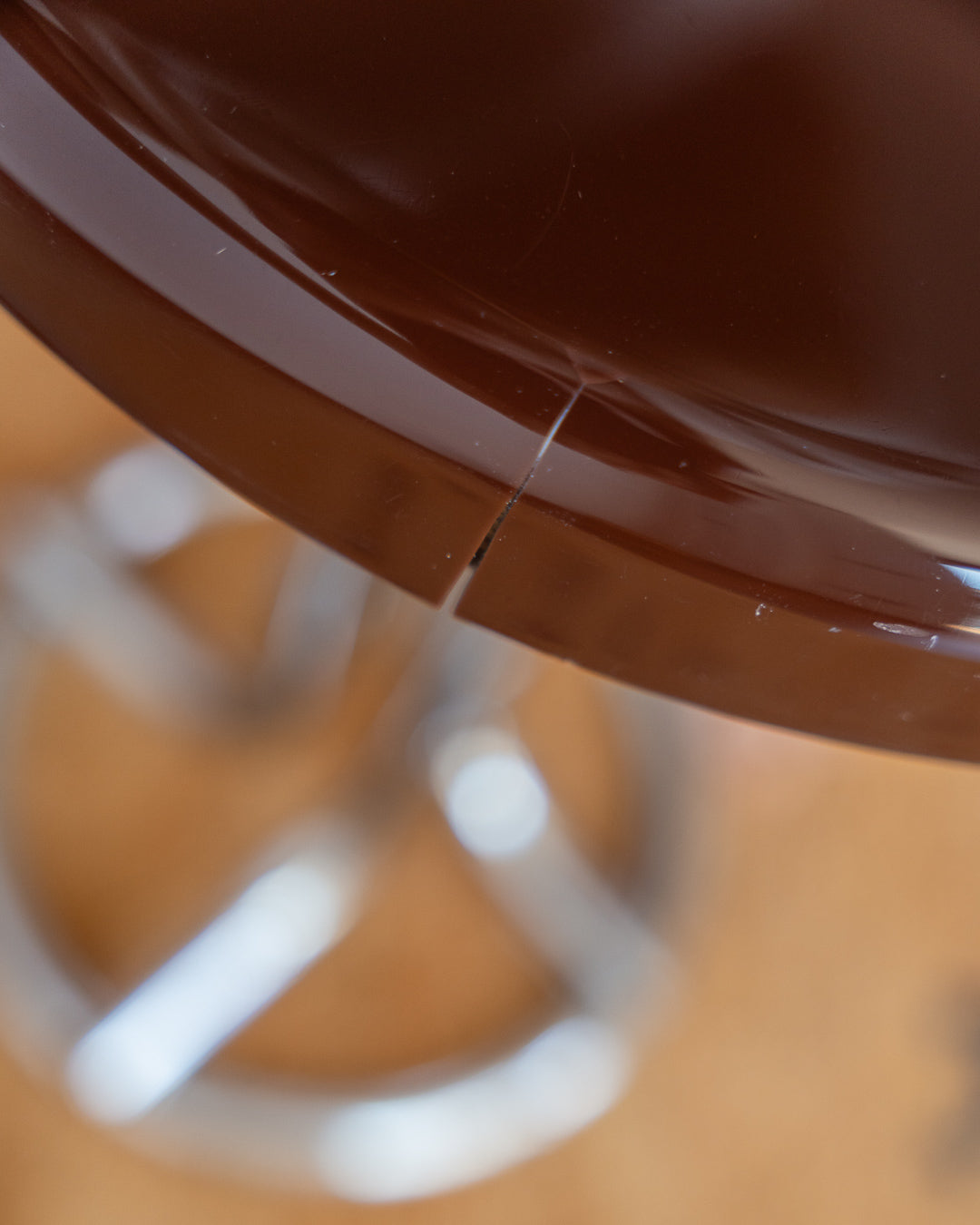 Vintage 1970s Space Age stool in brown plastic with chrome base – restored with small crack - Vecino Shop