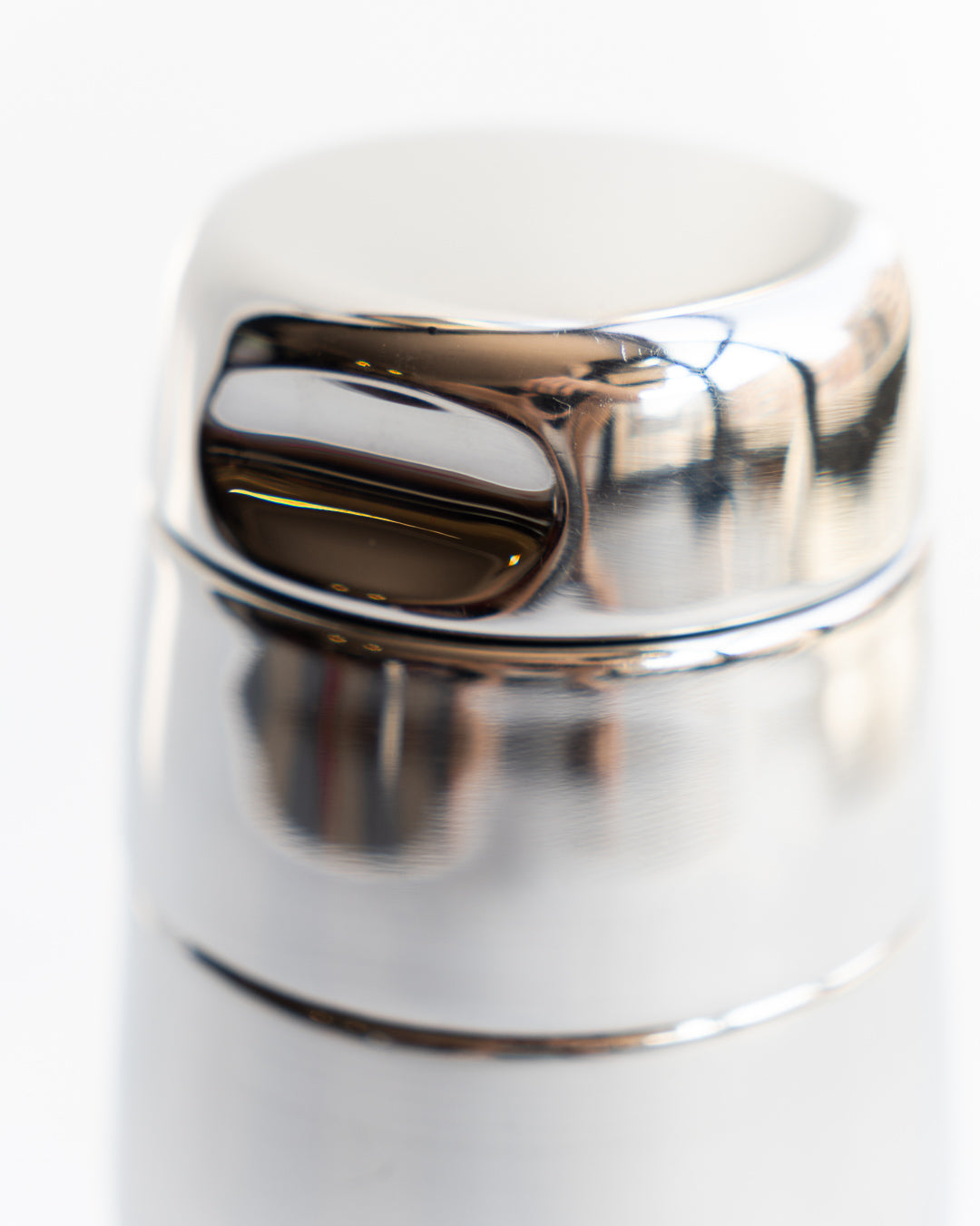 Mid-Century Modern 18/8 stainless steel cocktail shaker – Vecino Shop