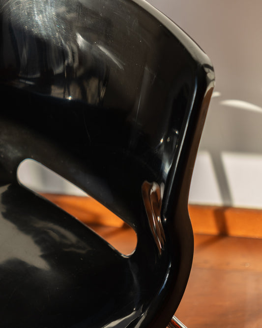 Vintage Overman Chair 1970s by Svante Schöblom, ergonomic design with plastic seat and metal base, made in Sweden, mid-century modern style - Vecino Shop