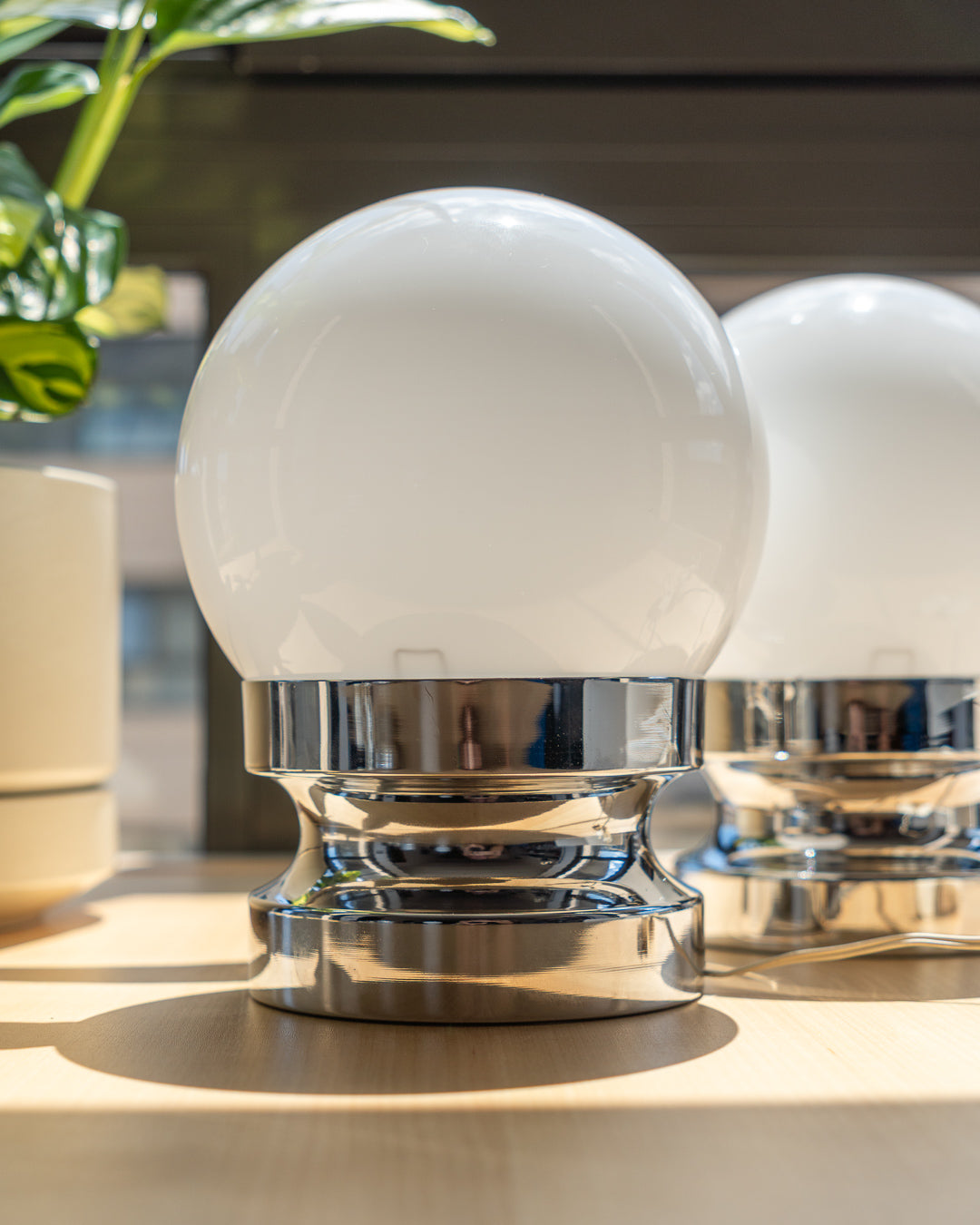 Set of 1970s Space Age table lamps with chrome base and white opaline glass – Vecino Shop