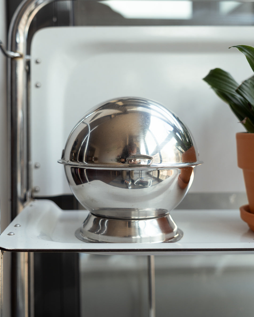 Vintage chrome spherical sugar bowl in Space Age style – Vecino Shop