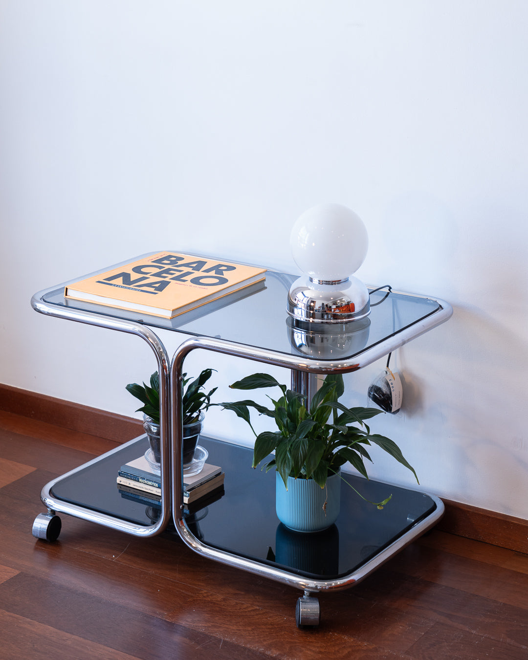 Vintage Amat space age table lamp with chrome hemispherical base and white opaline dome – Vecino Shop