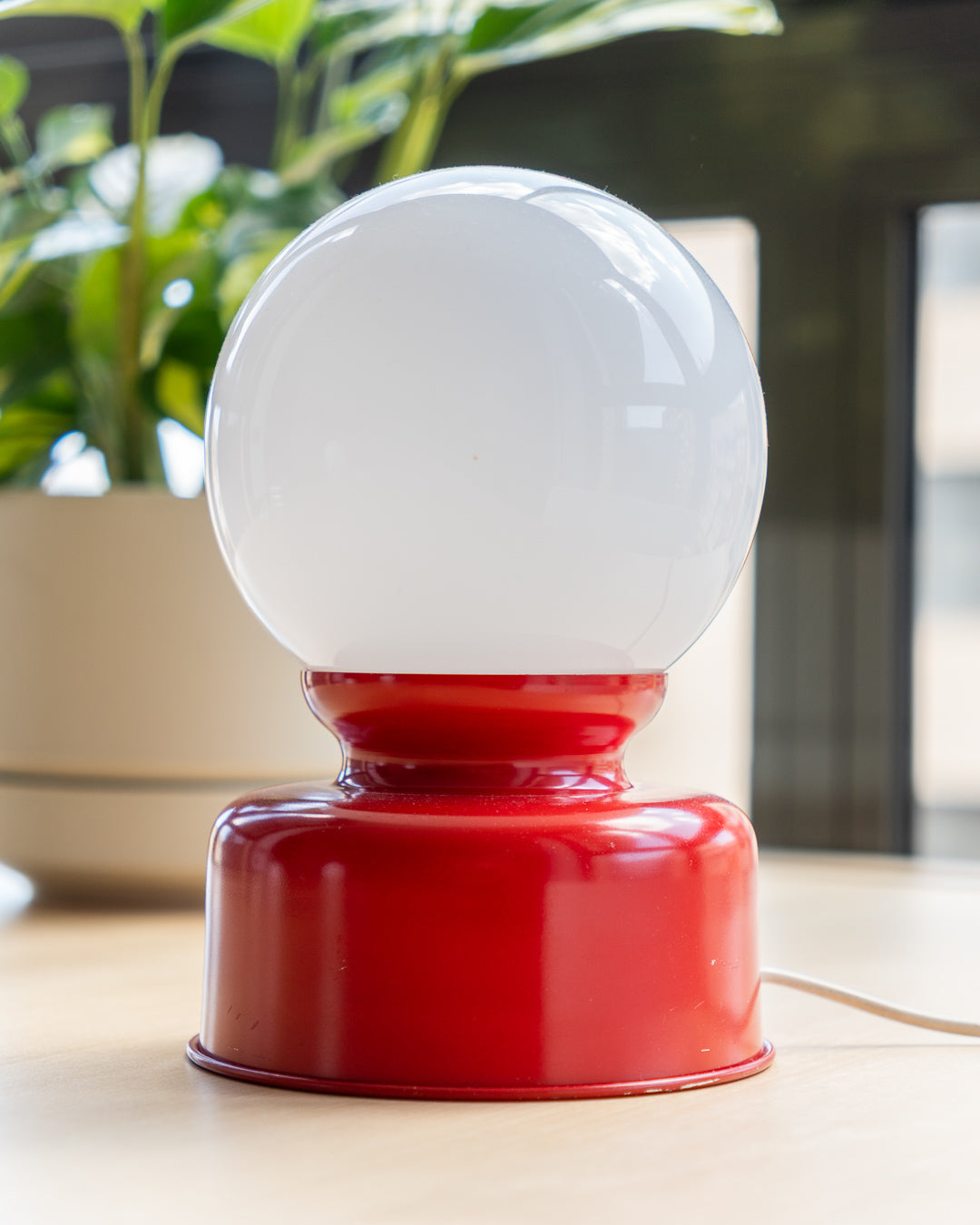 Vintage space age table lamp with white opaline shade and red rounded cylinder base – Vecino Shop