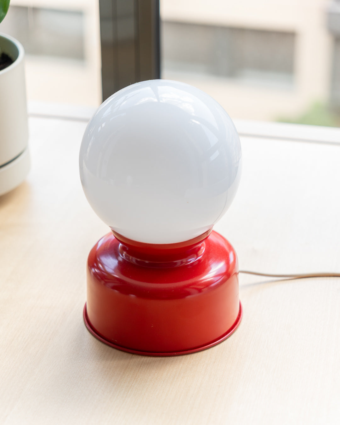 Vintage space age table lamp with white opaline shade and red rounded cylinder base – Vecino Shop