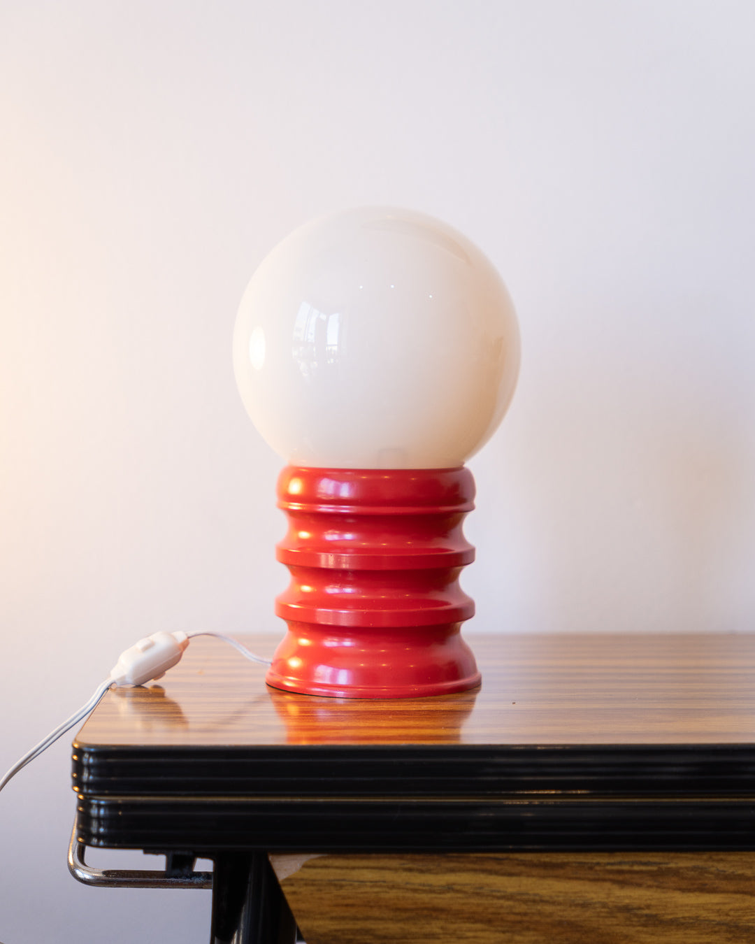Vintage space age table lamp with white opaline shade and red tapered sculptural base – Vecino Shop