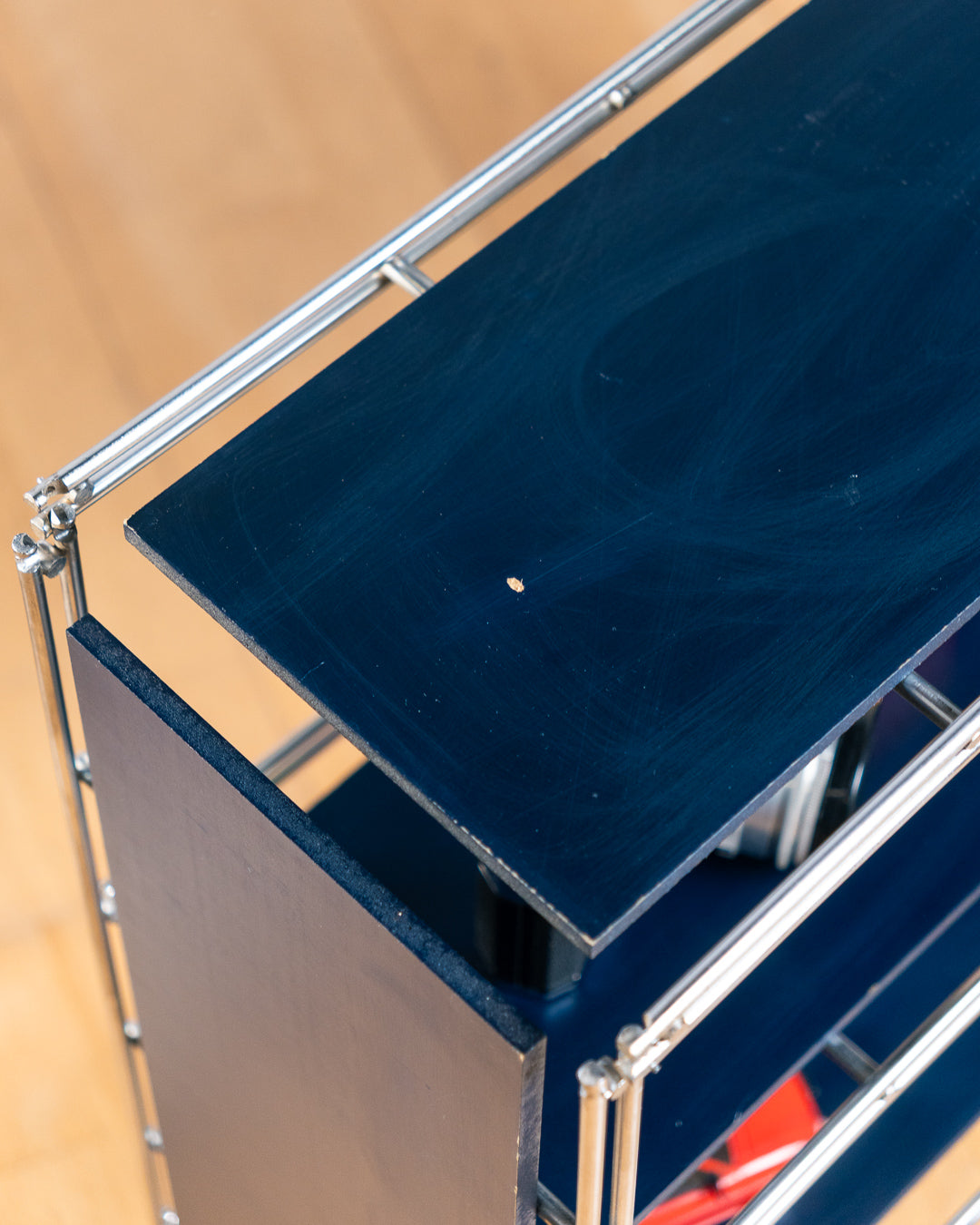 Vintage navy blue Multistrux modular shelving system with five stackable units from the 1960s. Vecino Shop