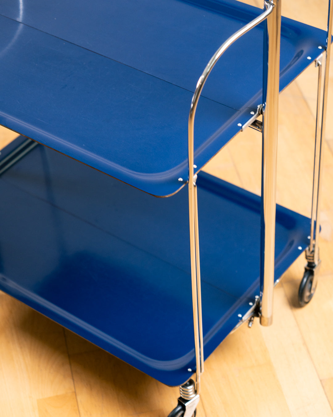 Vintage 1960s Raquer folding serving trolley in rare blue with chrome frame and two shelves. Mid Century modern made in Spain. Vecino Shop