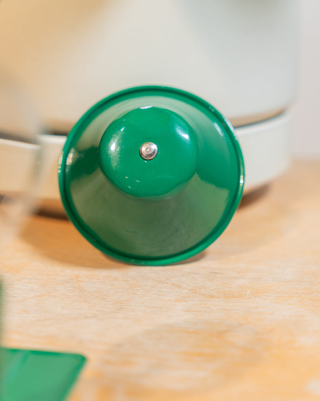 Vintage Luxus mushroom clip lamp in bottle green, 1970s Spanish design with clamp base and Space Age style. Vecino Shop