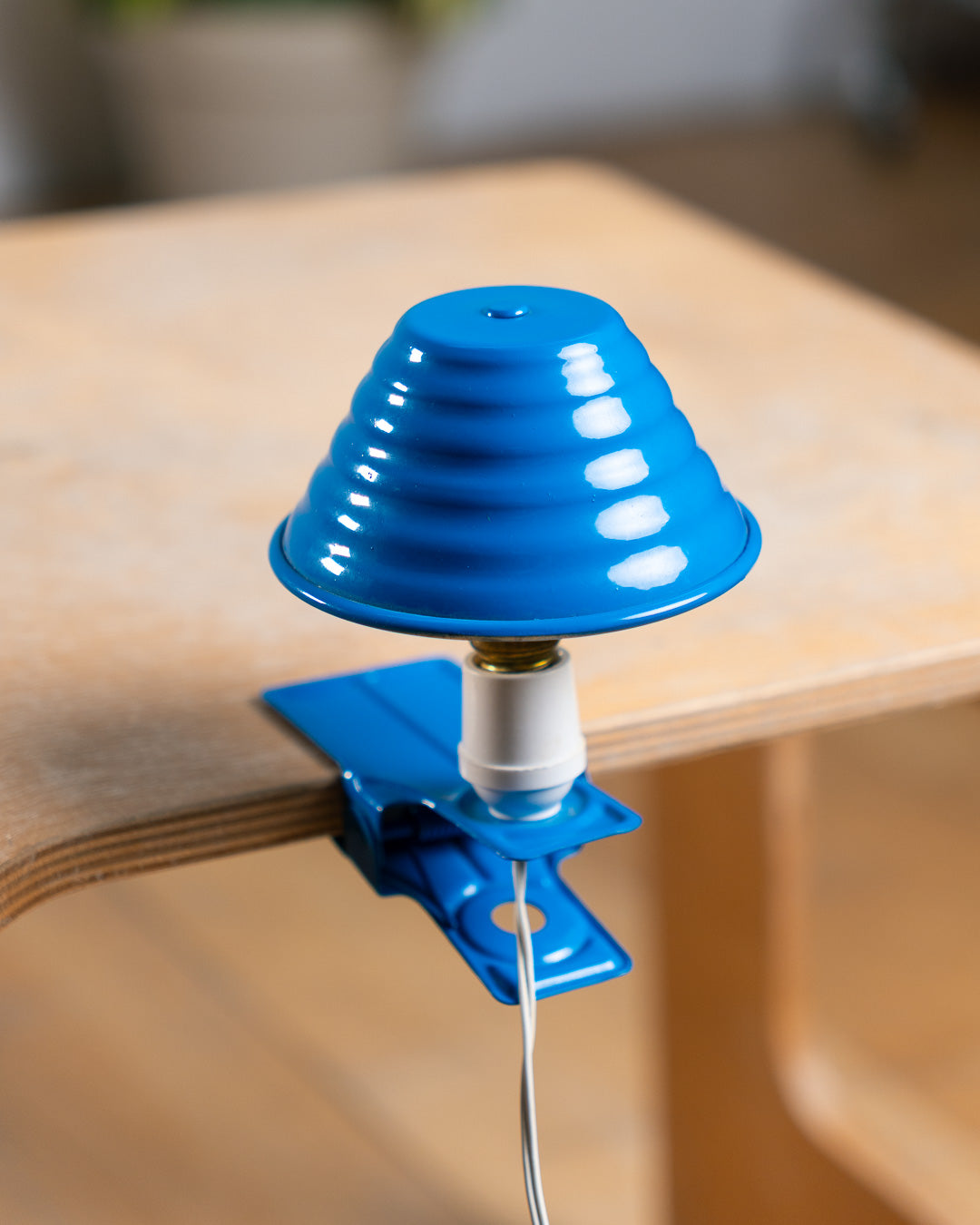 Vintage cerulean blue mini mushroom clip lamp with ribbed shade, 1970s Spanish Space Age design. Vecino Shop