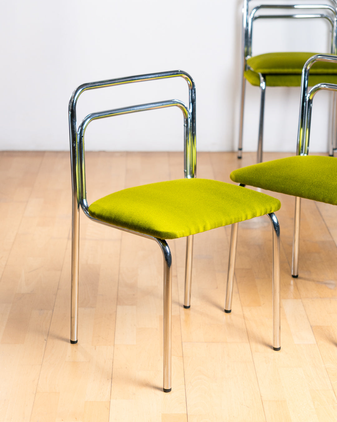 Set of 2 vintage 1970s Orix tubular chrome dining chairs with chartreuse upholstered seats. Italian Bauhaus design. Vecino Shop
