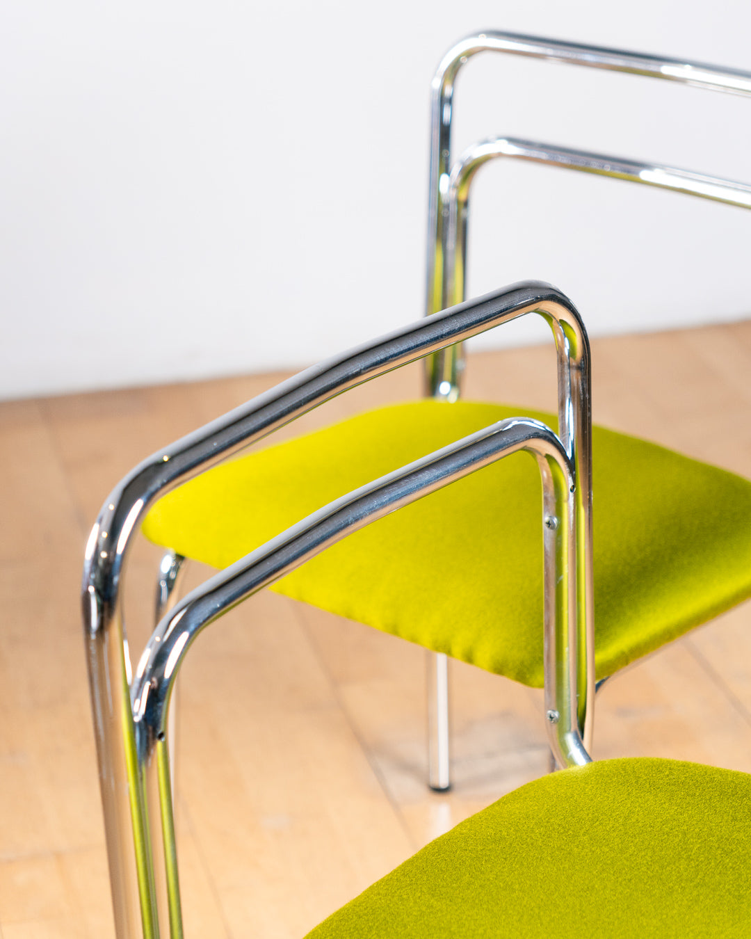 Set of 2 vintage 1970s Orix tubular chrome dining chairs with chartreuse upholstered seats. Italian Bauhaus design. Vecino Shop