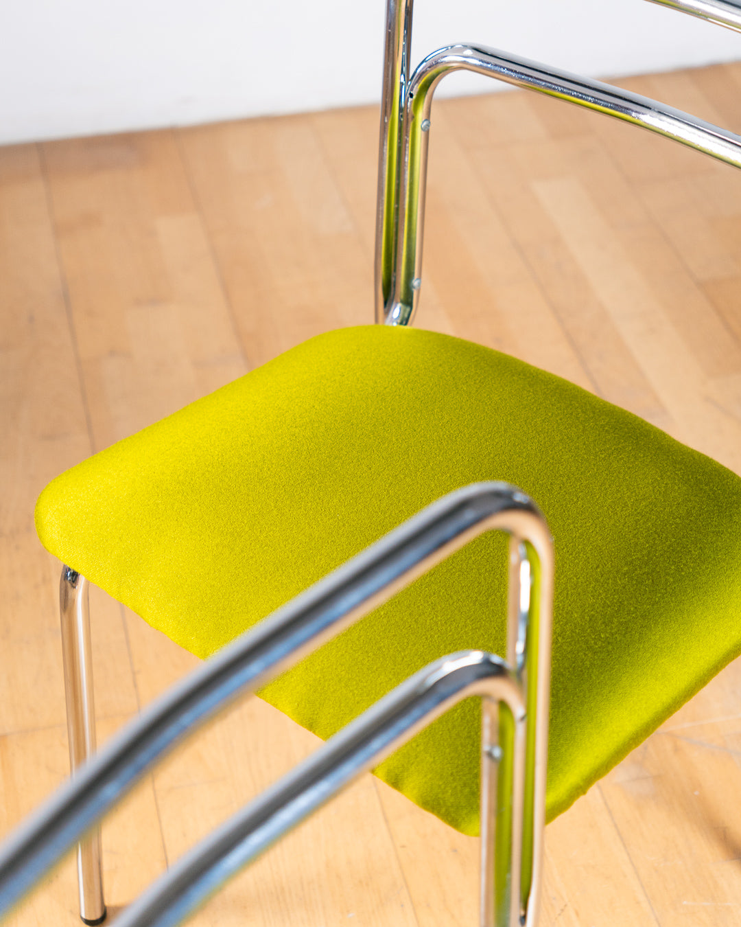 Set of 2 vintage 1970s Orix tubular chrome dining chairs with chartreuse upholstered seats. Italian Bauhaus design. Vecino Shop