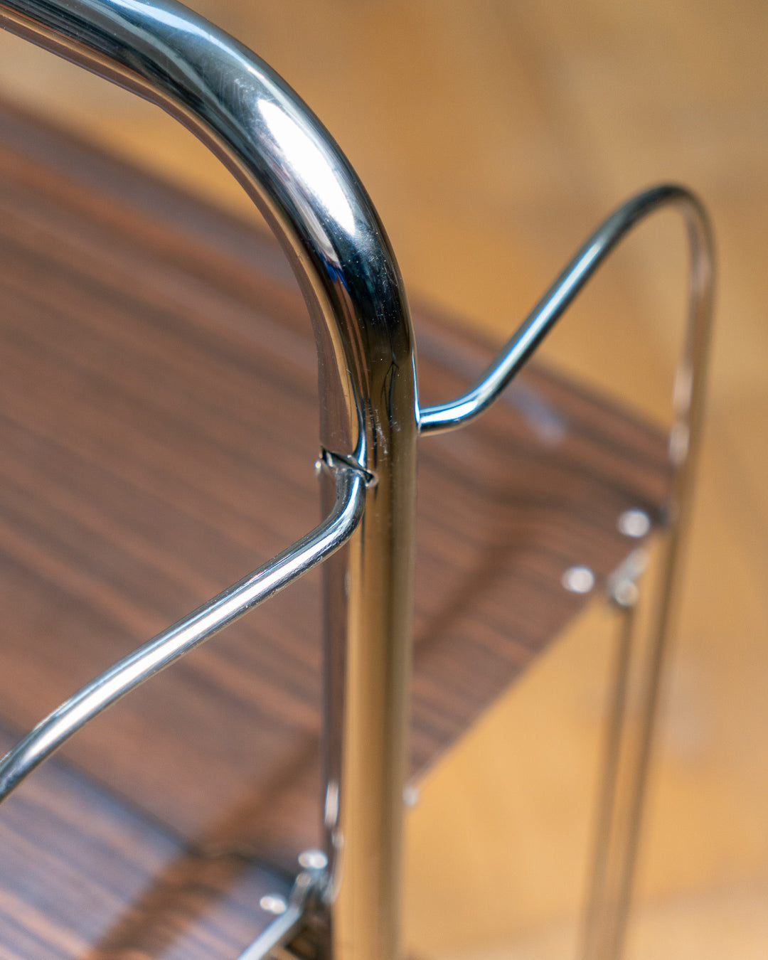 Vintage 1960s Raquer dark woodgrain folding trolley with  Formica shelves and chrome details. Bar Cart, drinks trolley. Mid Century Modern. Vecino Shop