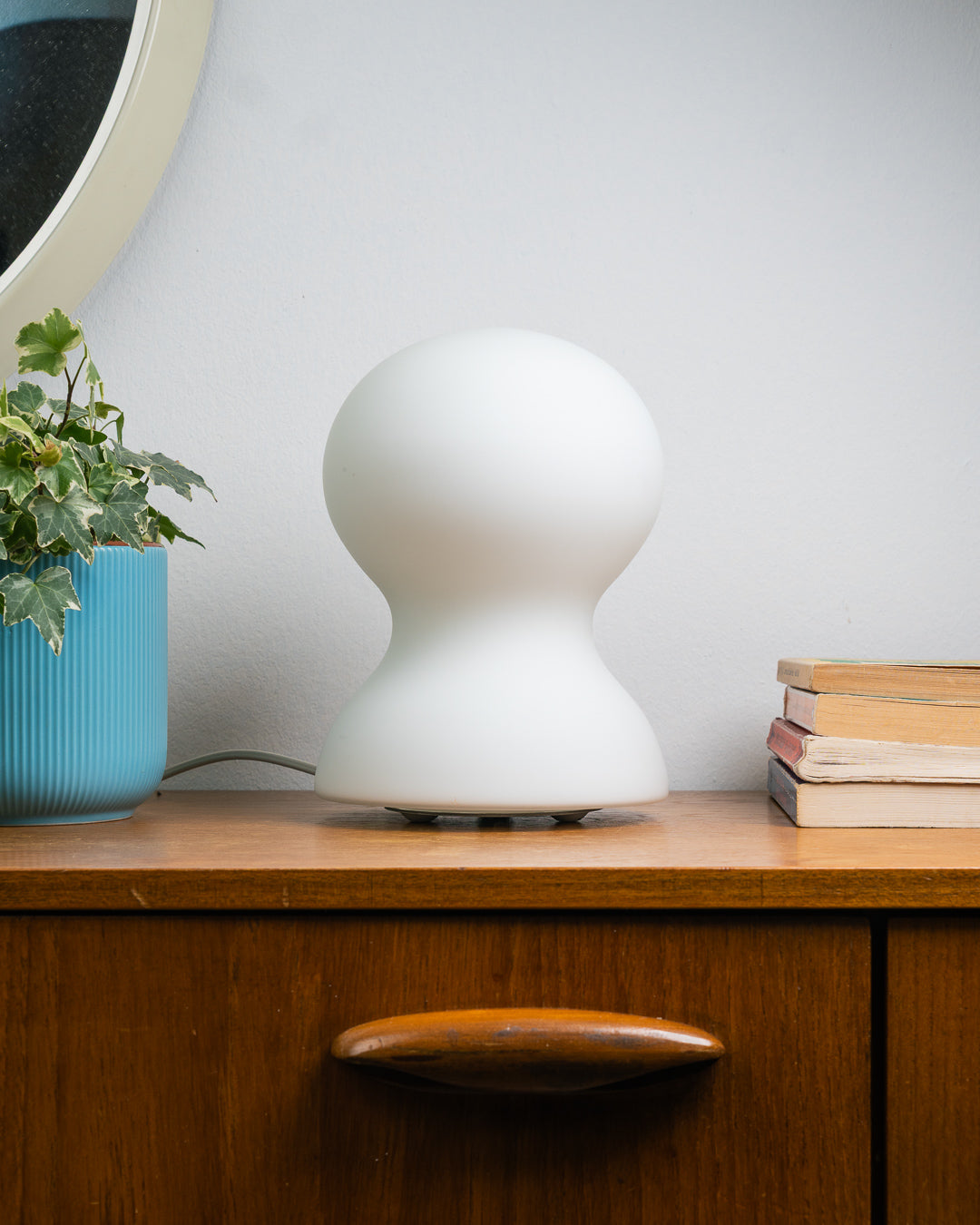 Vintage Habitat table lamp in white frosted glass with rounded sculptural shape – Vecino Shop