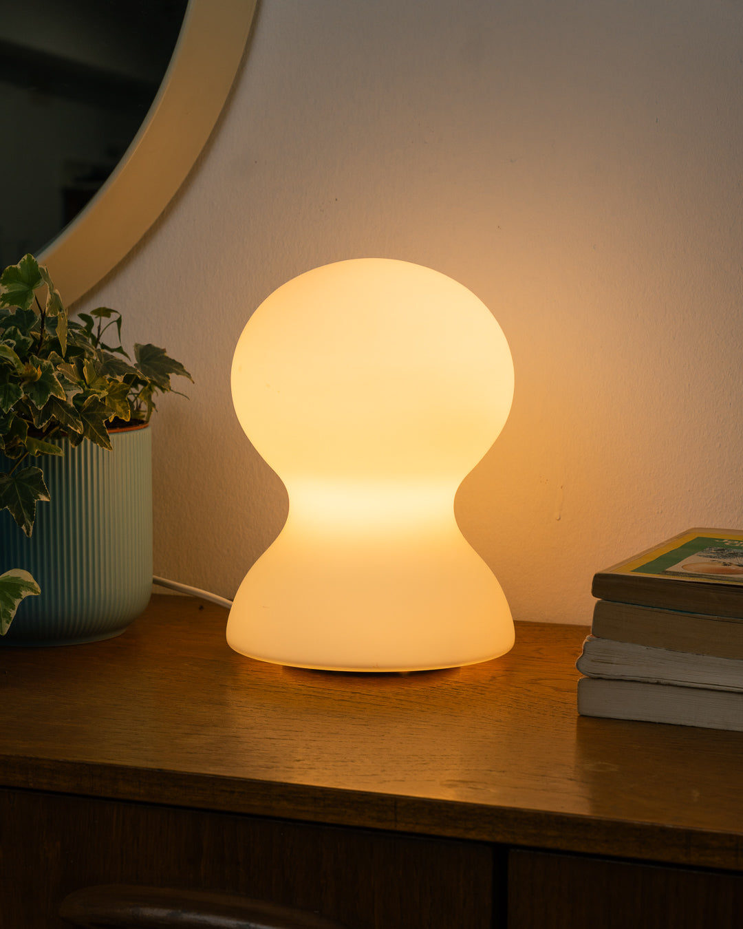 Vintage Habitat table lamp in white frosted glass with rounded sculptural shape – Vecino Shop