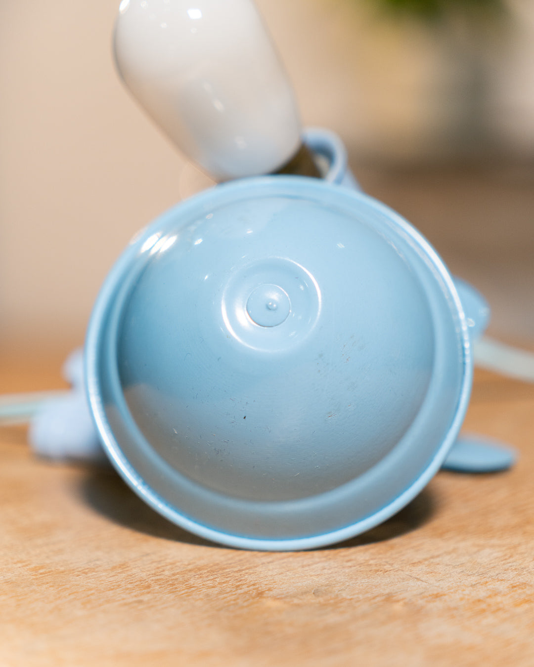 Vintage Leviton mini mushroom clip lamp 1960s in baby blue metal, French Space Age lighting with B22 bayonet fitting and pastel design – Vecino Shop