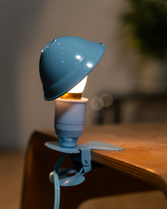 Vintage Leviton mini mushroom clip lamp 1960s in baby blue metal, French Space Age lighting with B22 bayonet fitting and pastel design – Vecino Shop