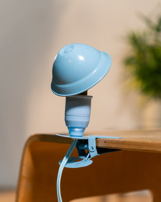 Vintage Leviton mini mushroom clip lamp 1960s in baby blue metal, French Space Age lighting with B22 bayonet fitting and pastel design – Vecino Shop