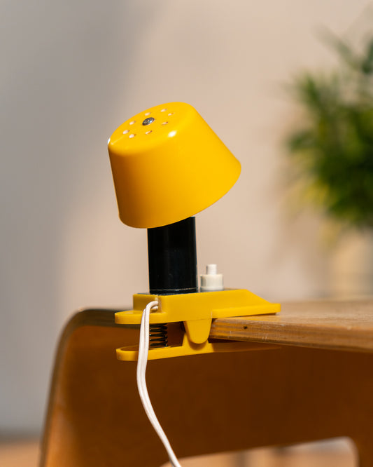 Vintage Elios mini mushroom clip lamp 1970s in bright yellow plastic, Italian Space Age lighting with integrated switch design and E14 fitting – Vecino Shop
