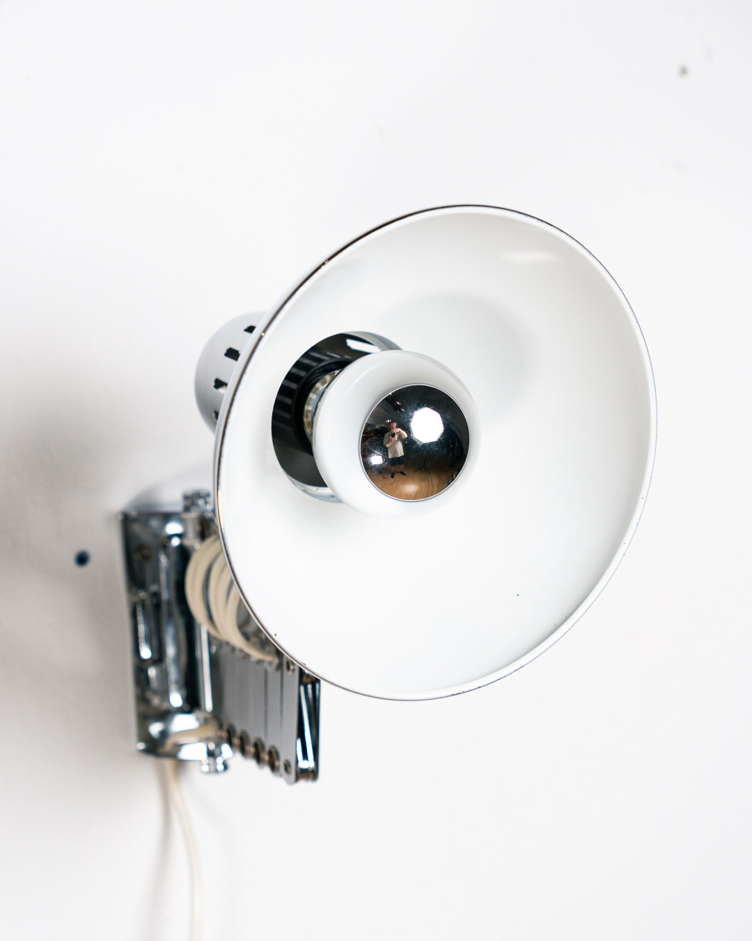 Vintage IKEA Semester chrome scissor wall lamp from the 1980s with extendable adjustable arm. Vecino Shop
