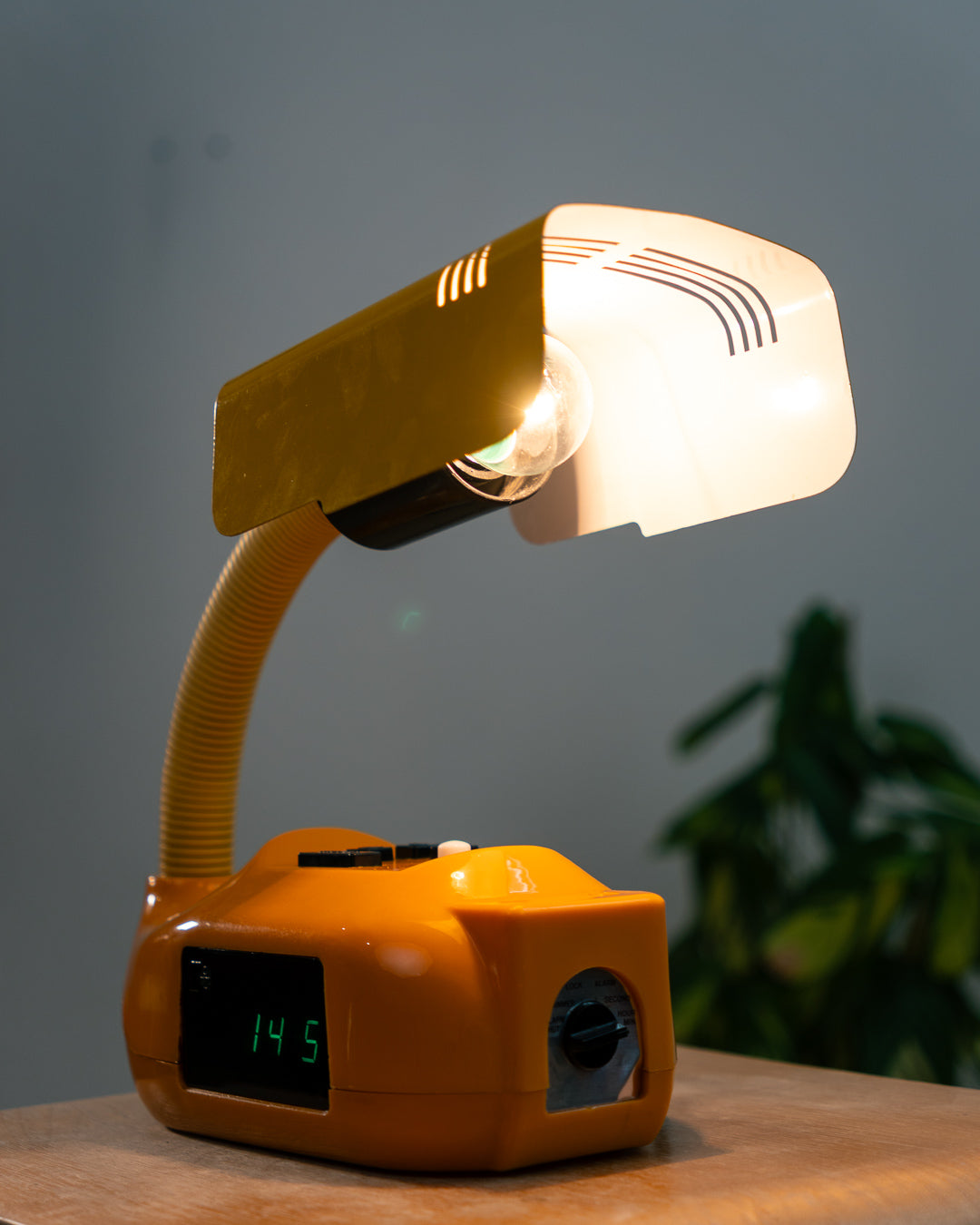 Vintage Favor Sakurino Alarm Clock Lamp – Yellow 1980s