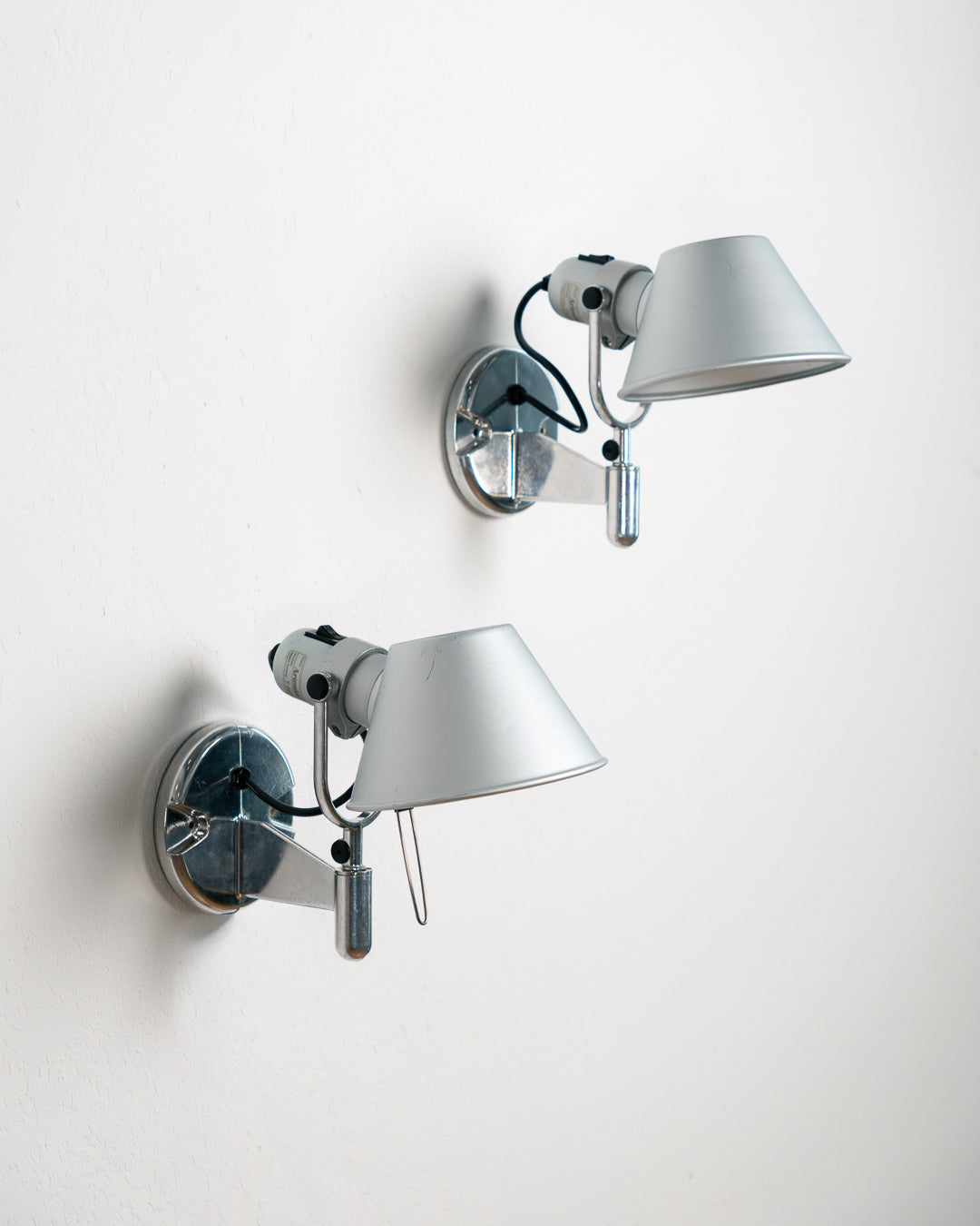 Vintage 1990s Artemide Tolomeo Faretto wall sconce in anodized aluminum with adjustable shade and integrated switch. Vecino Shop