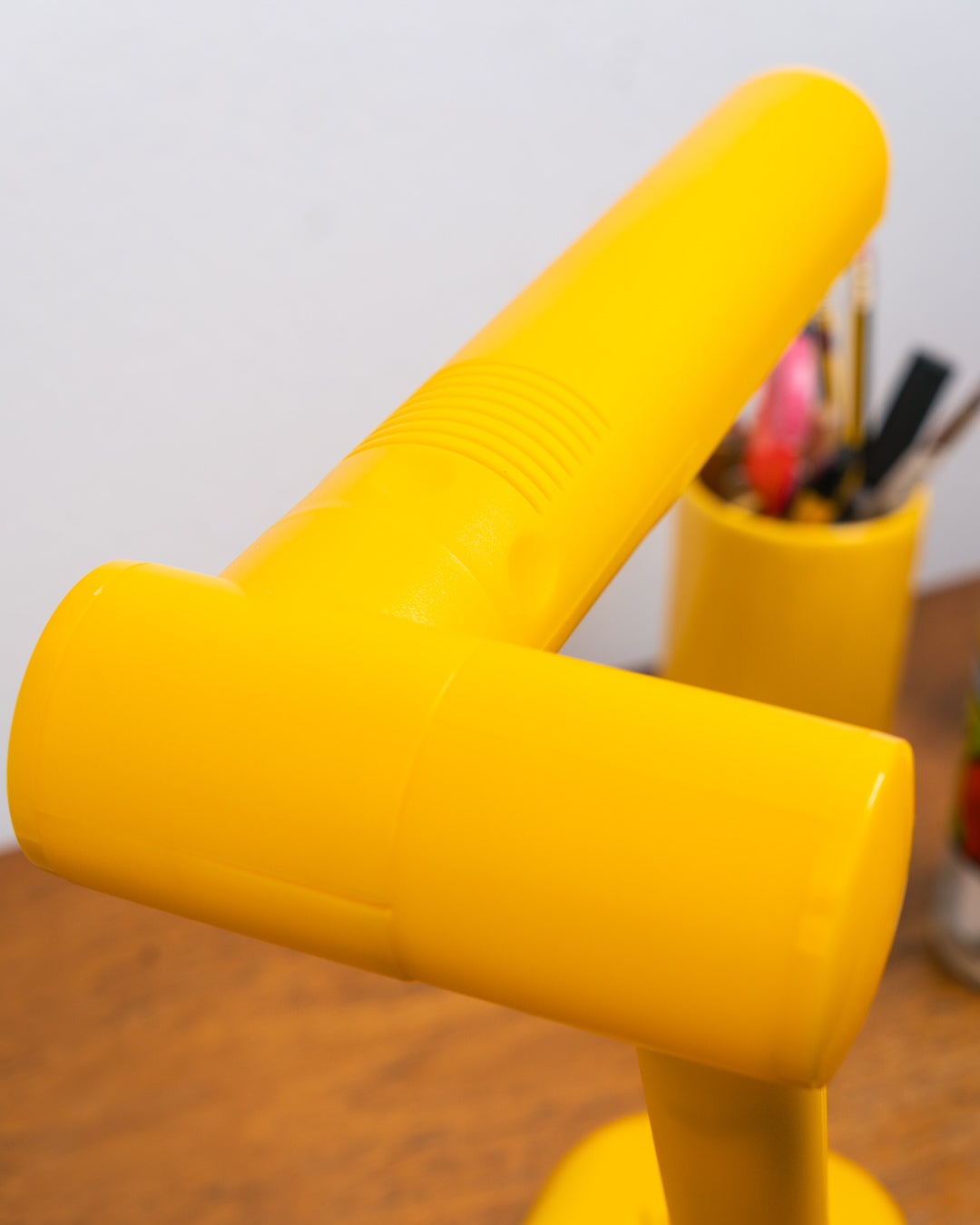 Vintage Luxenia yellow folding desk lamp from the 1990s in moulded plastic, articulated task light with original packaging – Vecino Shop