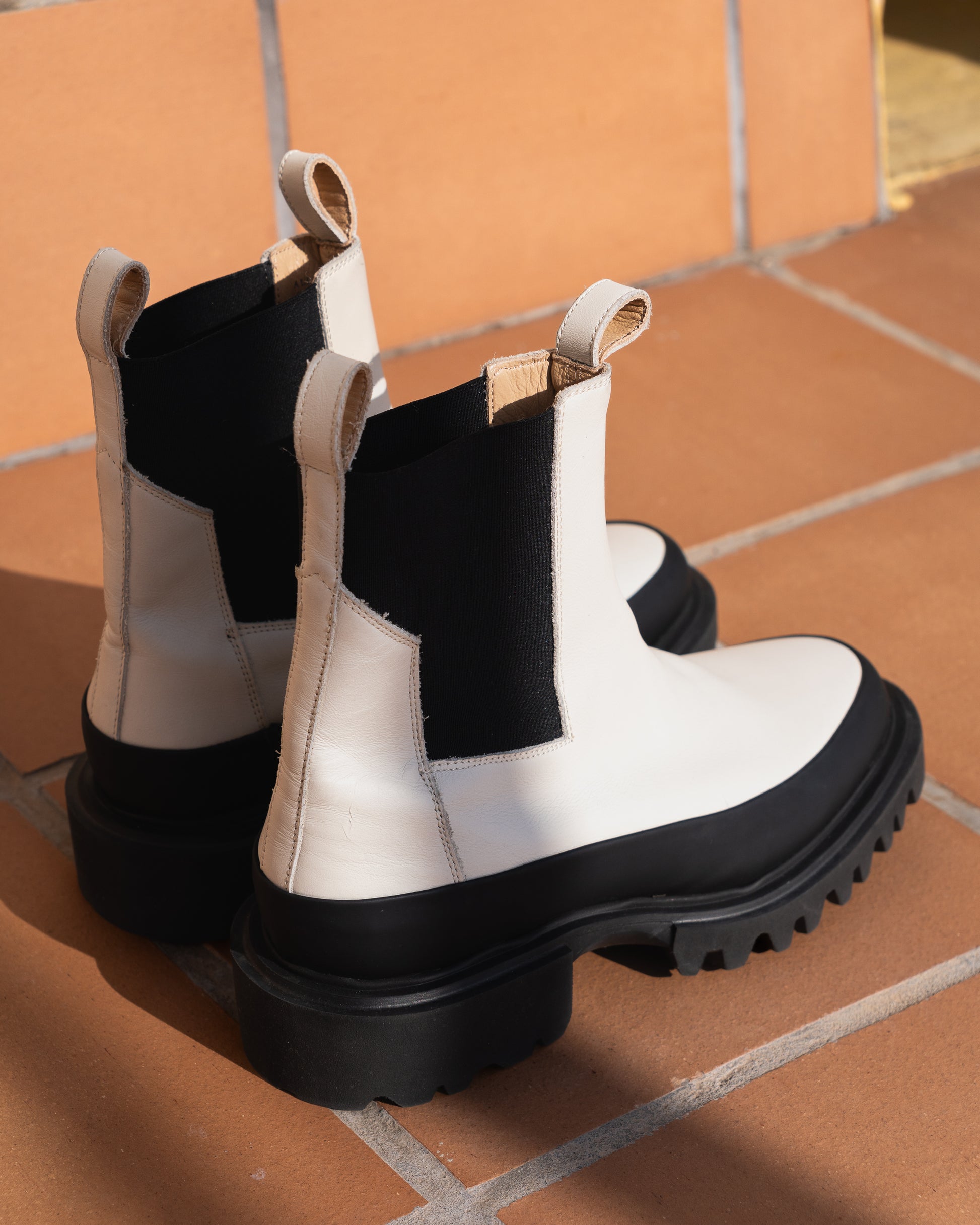AllSaints Harlee Lug Sole Chelsea Boots - Designer Resale - Vecino Shop