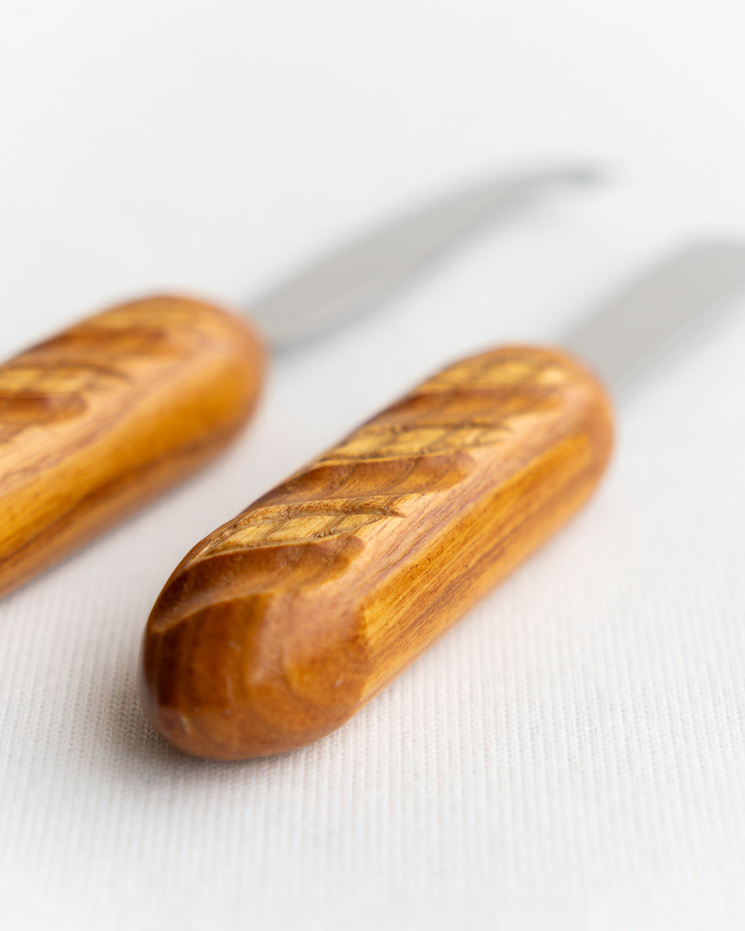 Vintage wooden butter knife with baguette-shaped handle – Cuzin France - Vecino Shop