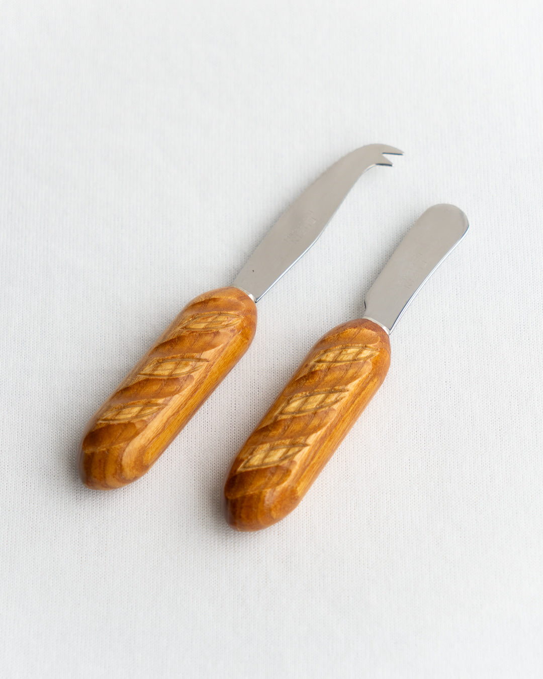 Vintage wooden butter knife with baguette-shaped handle – Cuzin France - Vecino Shop