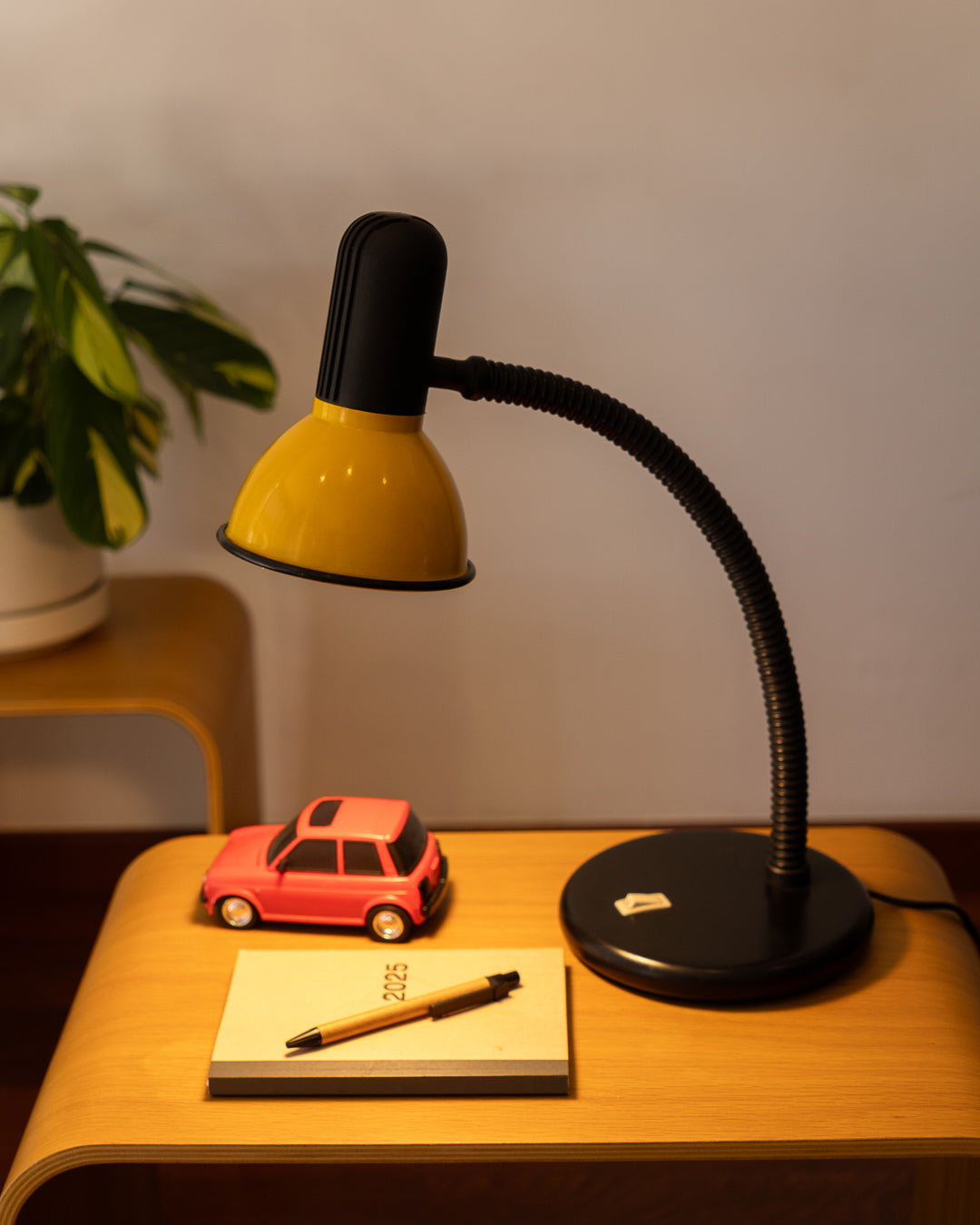 Vintage Fase yellow desk lamp from the 1970s, very good condition, small imperfection, one-of-a-kind. Vecino Shop
