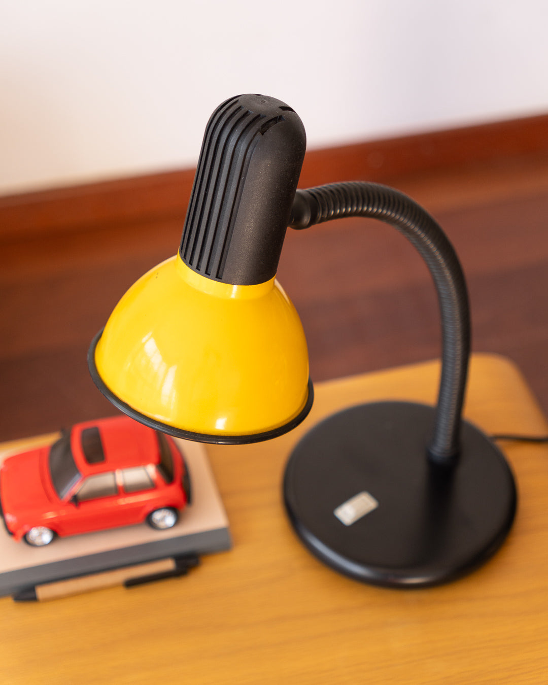 Vintage Fase yellow desk lamp from the 1970s, very good condition, small imperfection, one-of-a-kind. Vecino Shop