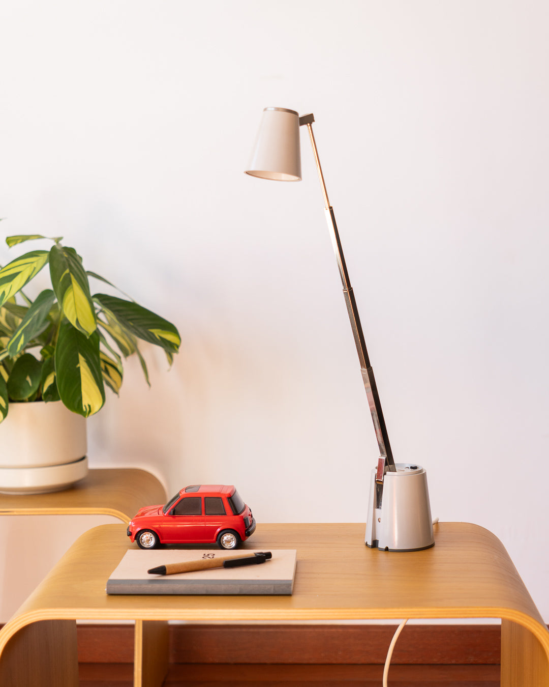 Eichhoff Lampette telescopic table lamp, 1970s, silver metal and cream plastic, excellent condition. Vecino Shop