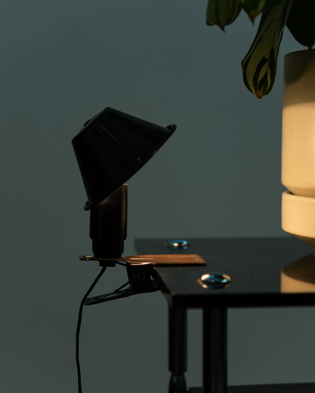 Vintage dark brown mushroom clip lamp, 1970s Spanish clip light with dome shade. Vecino Shop