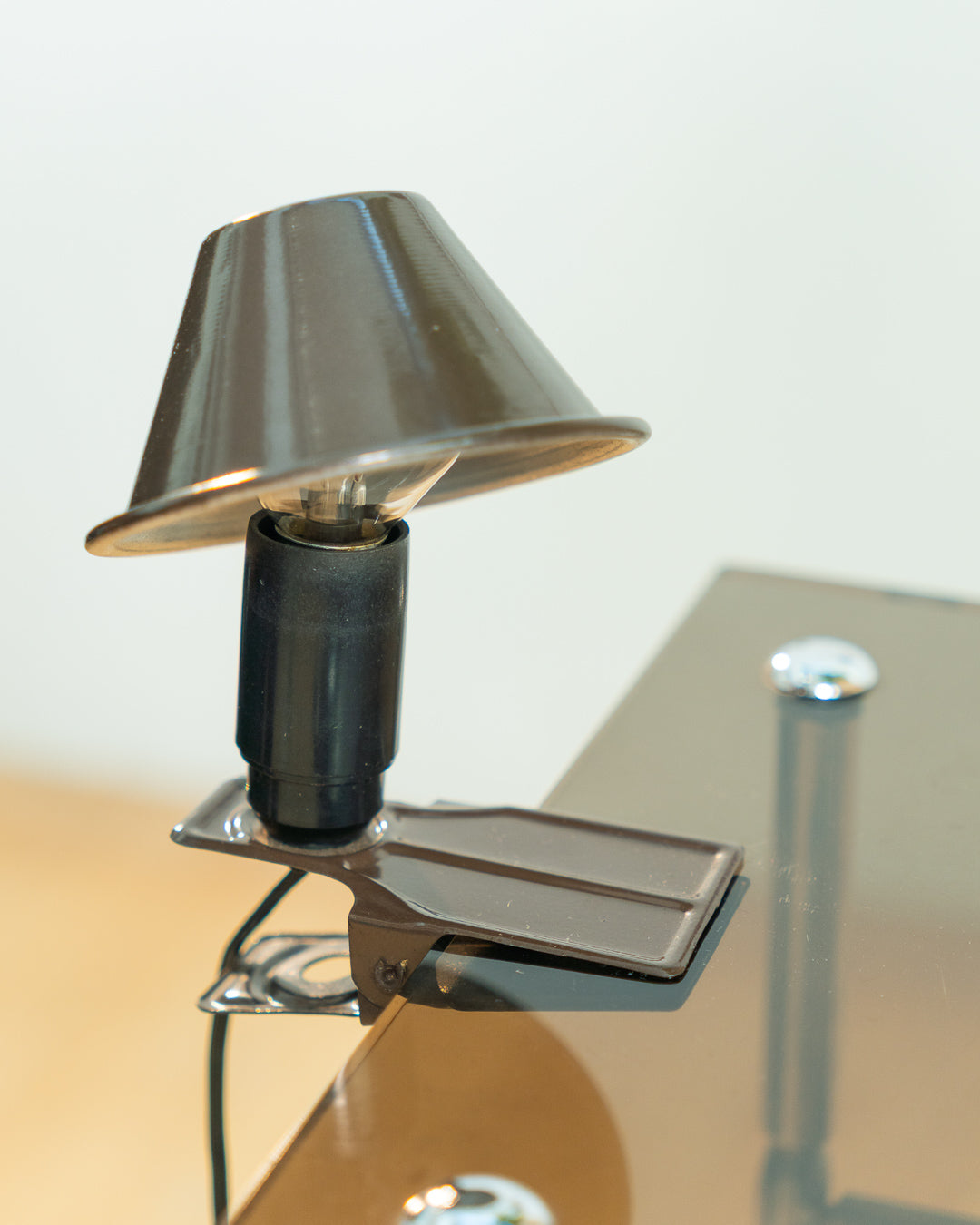 Vintage dark brown mushroom clip lamp, 1970s Spanish clip light with dome shade. Vecino Shop