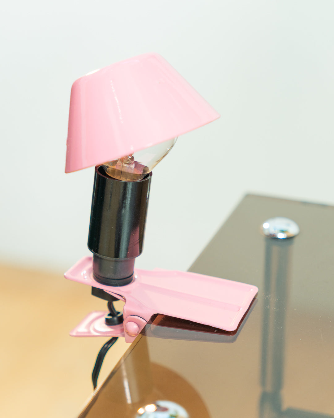 Vintage EPT mini mushroom clip lamp 1980s in bubblegum pink metal, Space Age mushroom lighting, Spanish dead-stock vintage lamp – Vecino Shop