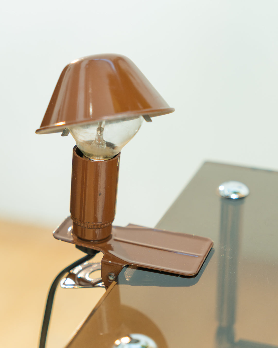 Vintage Luxus mushroom clip lamp in brown, 1980s Spanish Space Age design with clip base. Vecino Shop