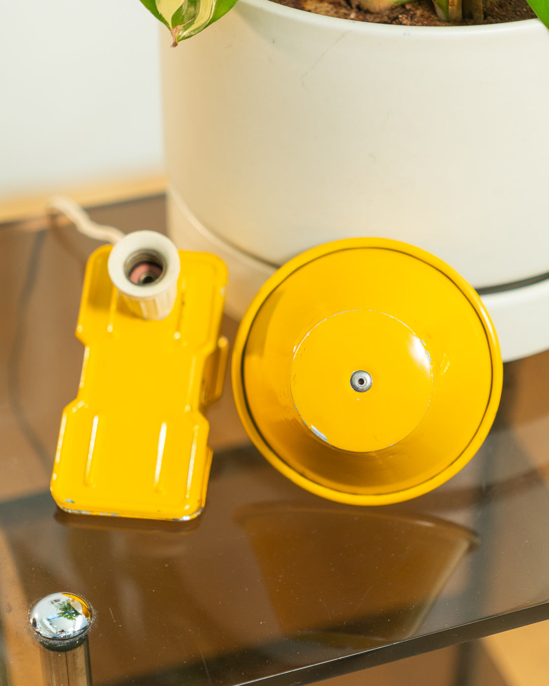 Vintage mustard yellow mushroom clip lamp, 1970s Spanish Space Age design with clip base. Vecino Shop