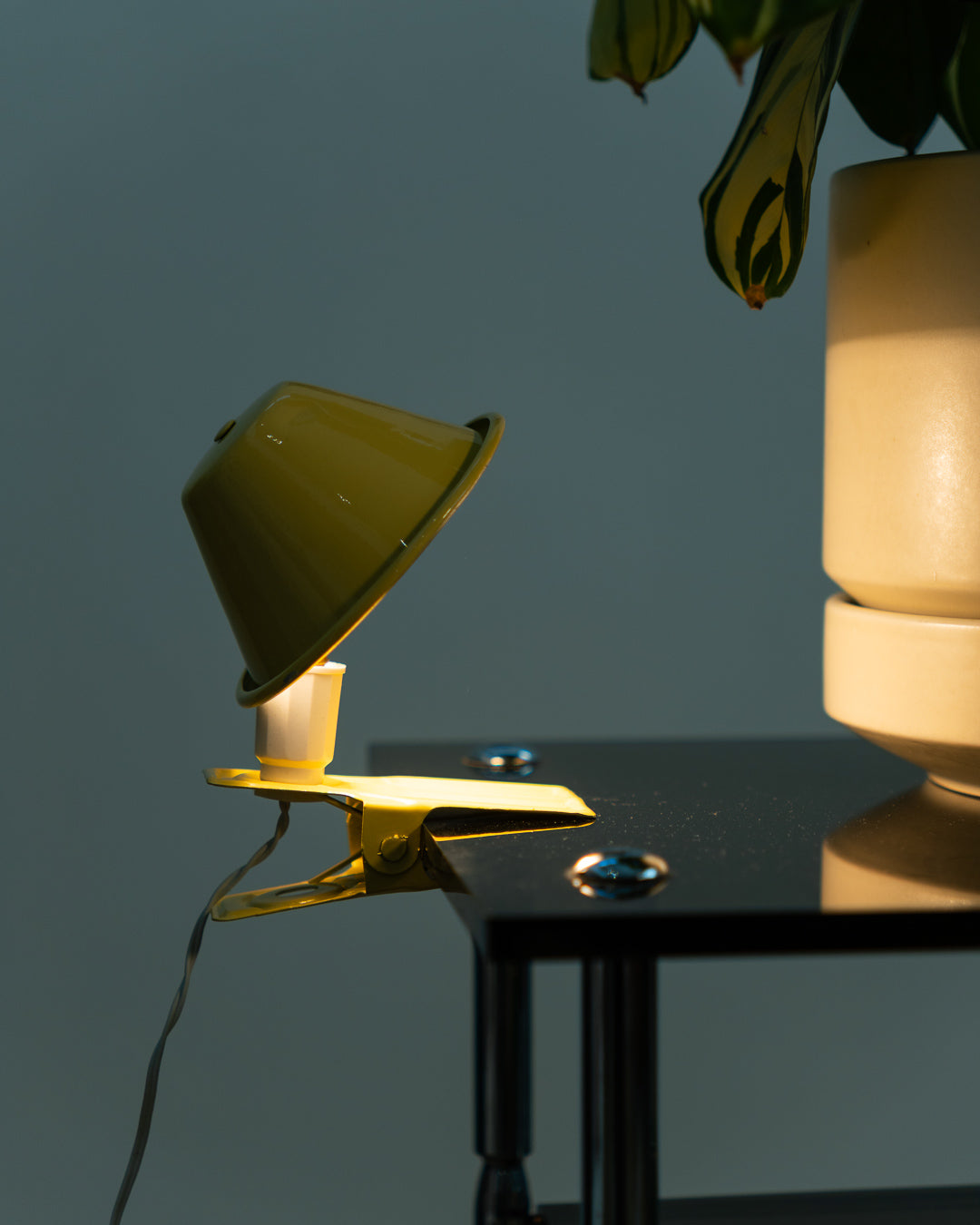 Vintage Luxus mushroom clip lamp in butter yellow, 1960s Spanish Space Age design. Vecino Shop