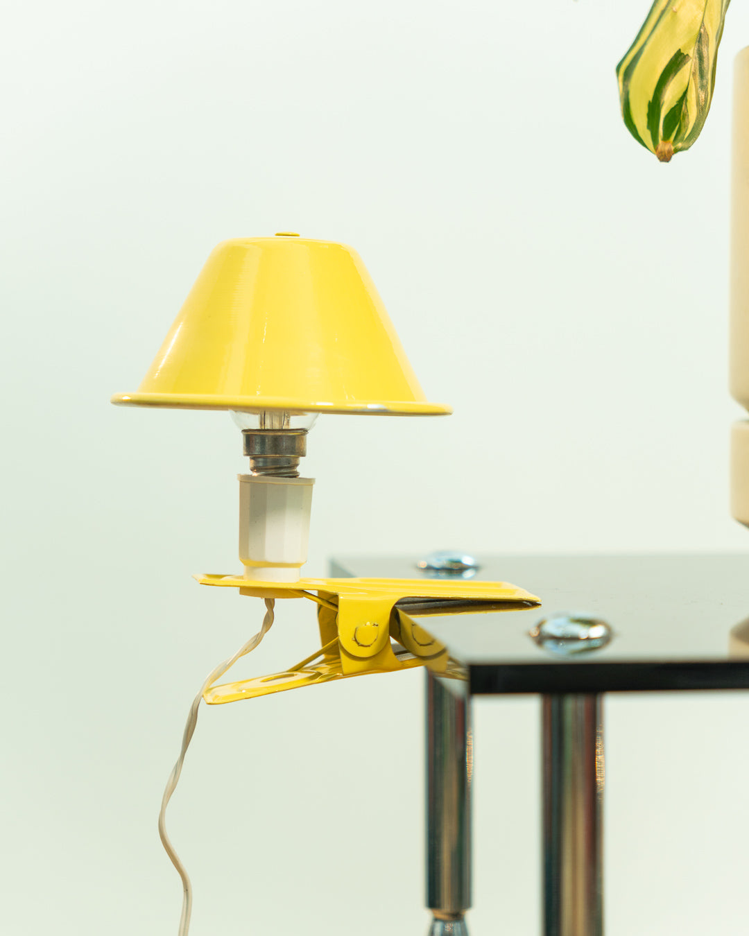 Vintage Luxus mushroom clip lamp in butter yellow, 1960s Spanish Space Age design. Vecino Shop